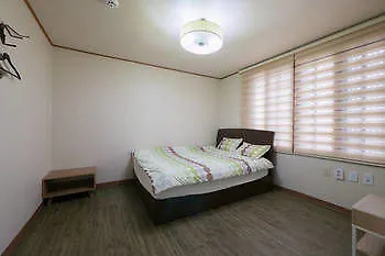 Campfire Guesthouse 2*, Seoul South Korea