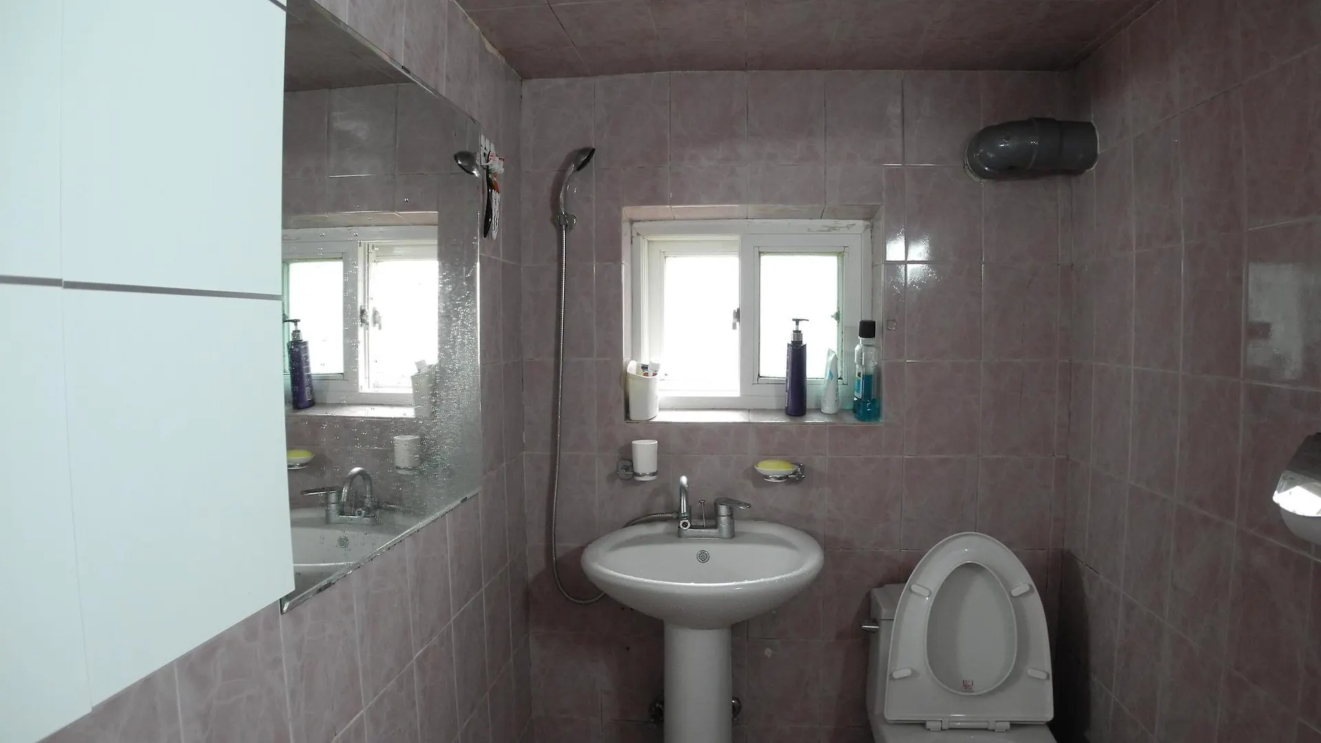 Отель Campfire Guesthouse Сеул
